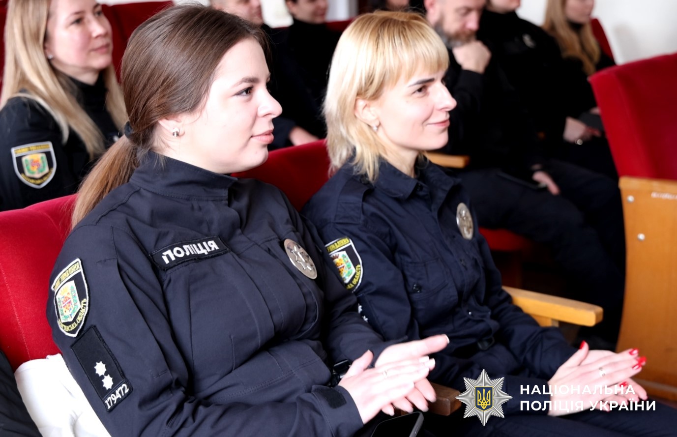 Діти колядують в поліції