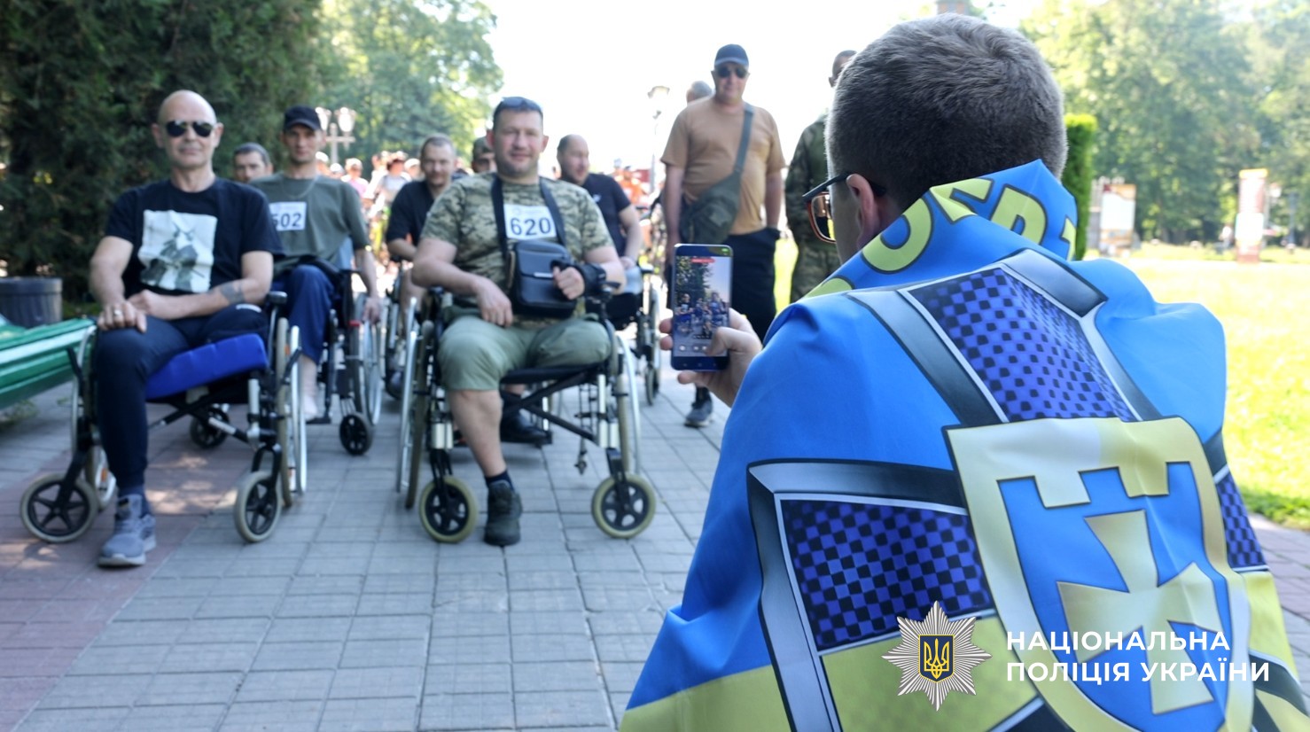 Підтримка ветеранів та ветеранок через спорт: поліцейські Полтавщини взяли участь у велозаїзді