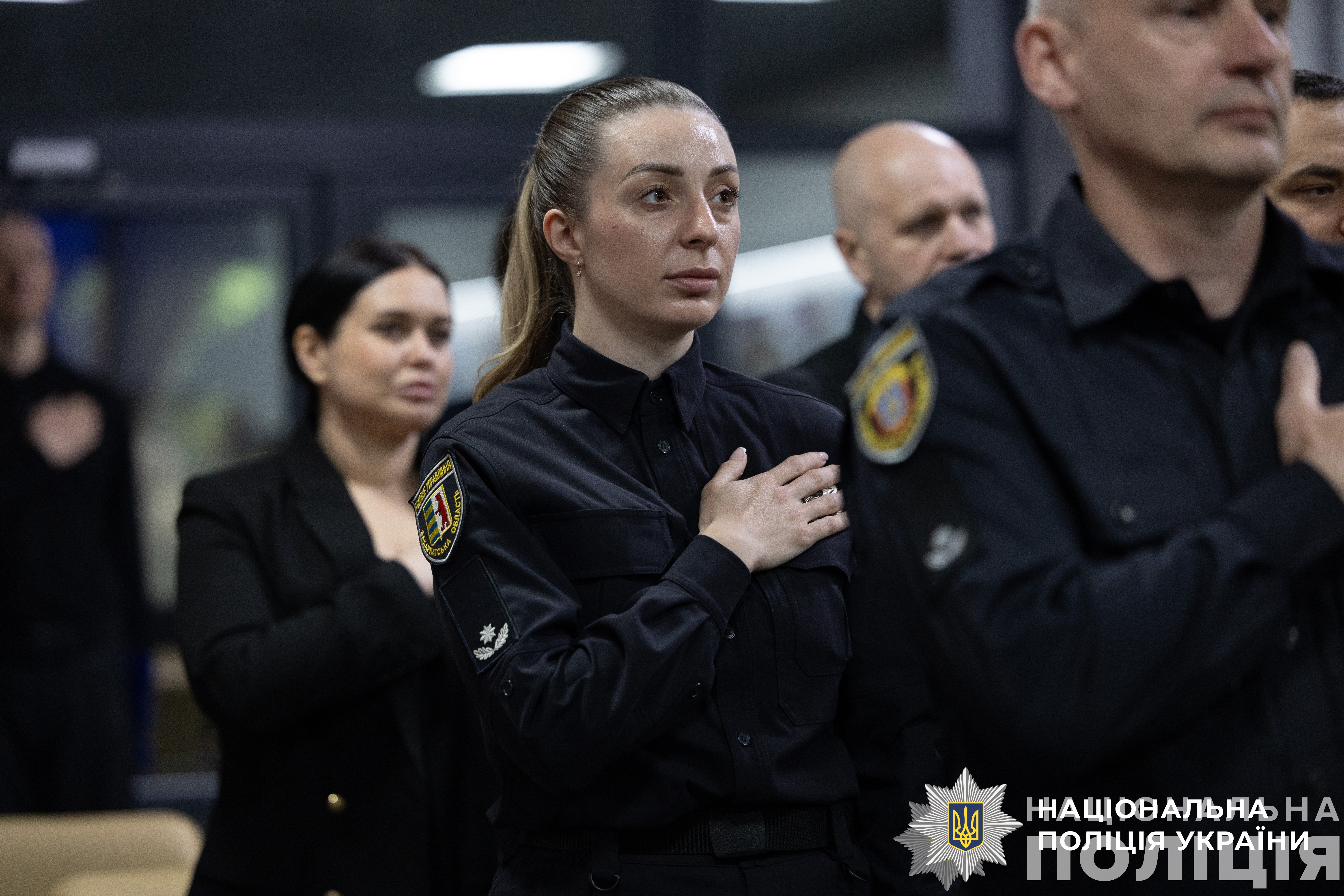 голова національної поліції україни іван вигівський відзначив поліцейських  комунікаційників