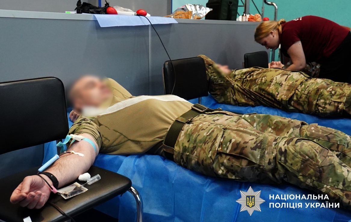 Ппліцейські задають кров