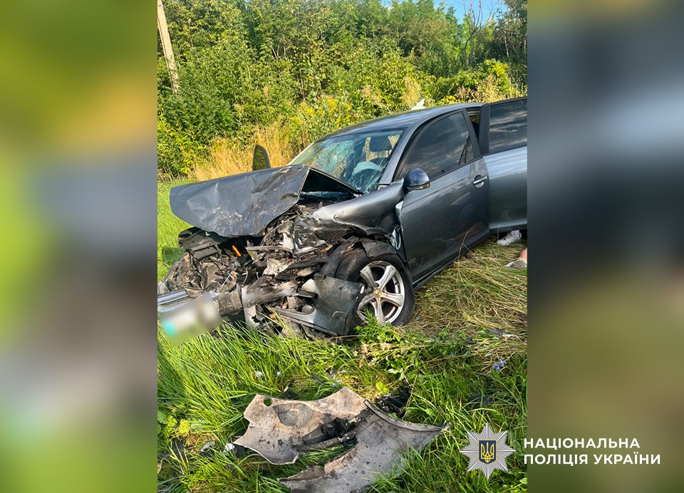 Поліція Полтави встановлює обставини ДТП, у якій постраждали двоє дорослих та одна дитина