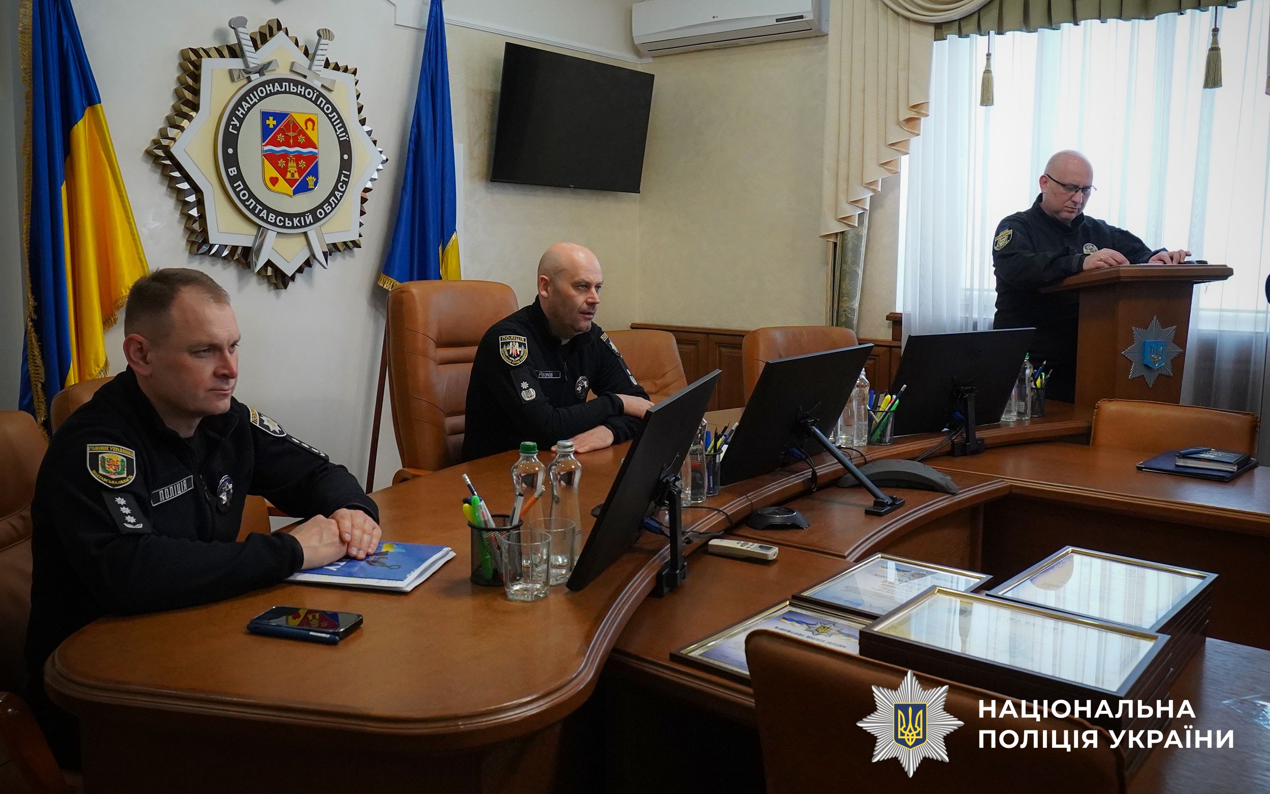 Два роки поруч із дітьми: Євген Рогачов відзначив офіцерів Служби освітньої безпеки Полтавщини