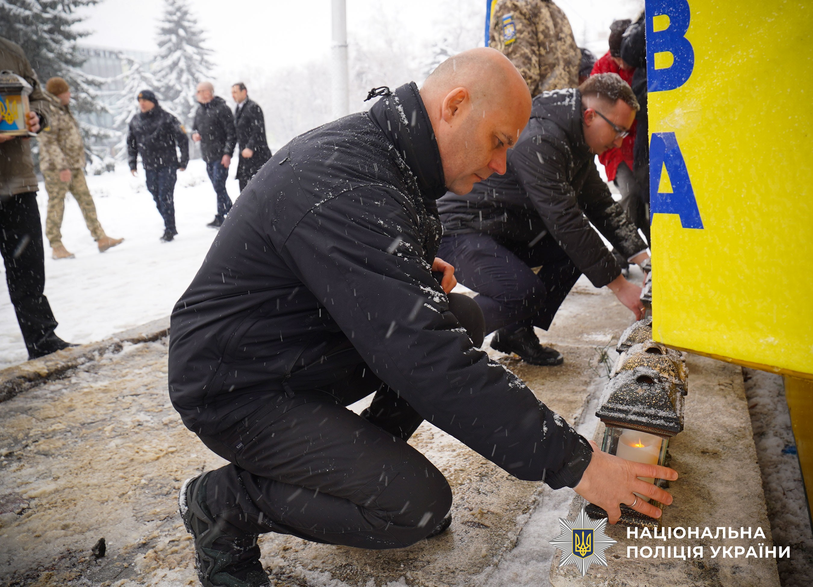 «Герої першої перемоги у битві, що триває»: у Полтаві запалили лампадки пам’яті