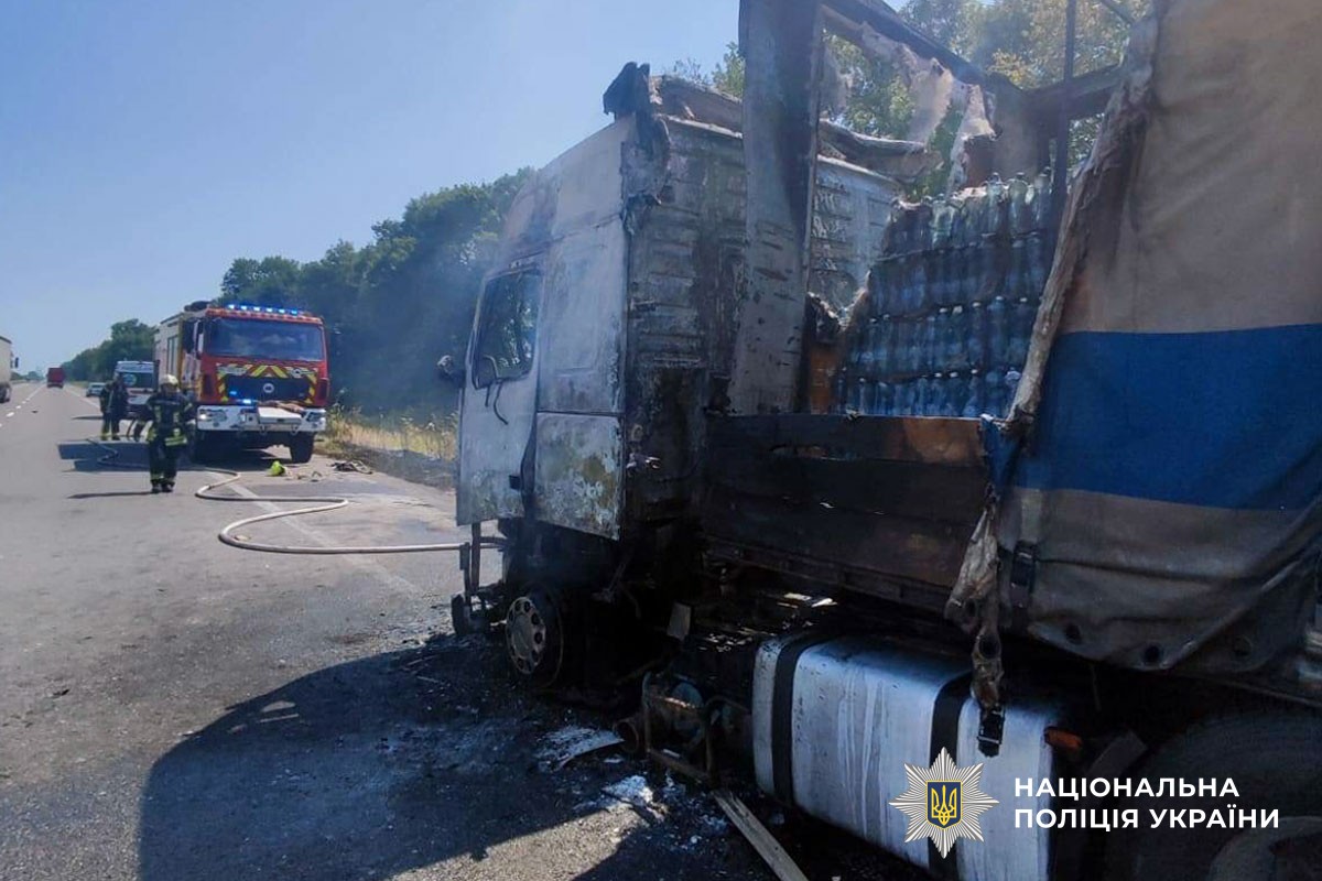 На Полтавщині поліція встановлює обставини загоряння вантажівки