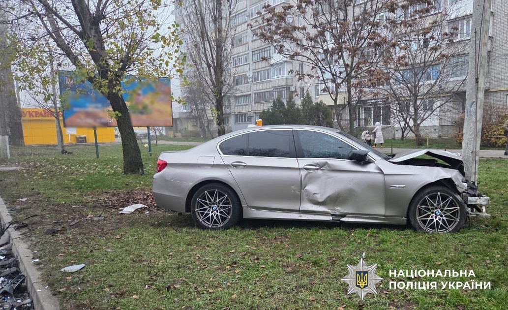 Пошкоджене авто після ДТП