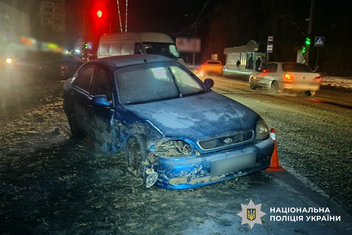 Пошкоджений після ДТП автомобіль