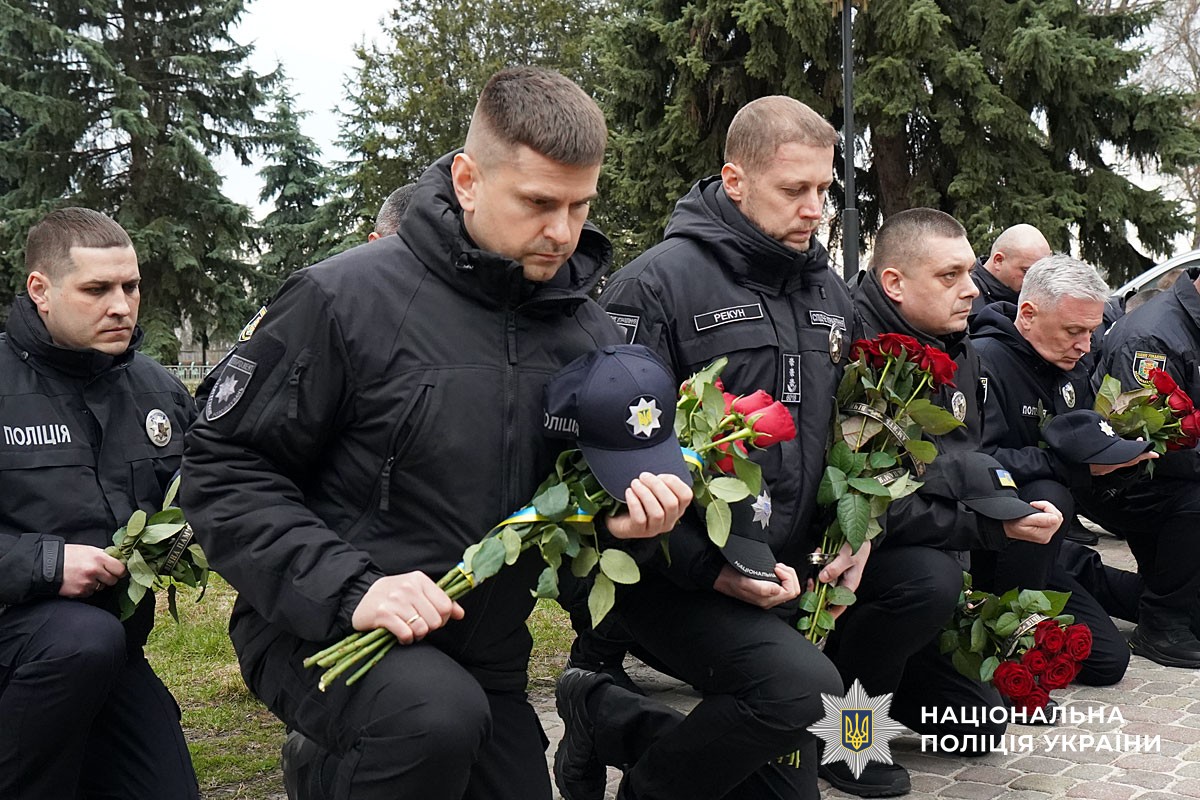 Прощання із загиблим поліцейським у Соборі