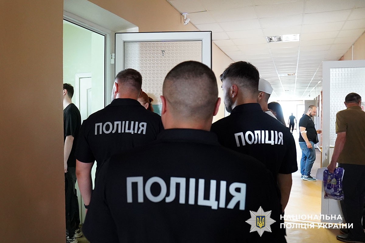 Поліцейські Полтавщини здали близько 20 літрів крові для поранених військових та важкохворих пацієнтів