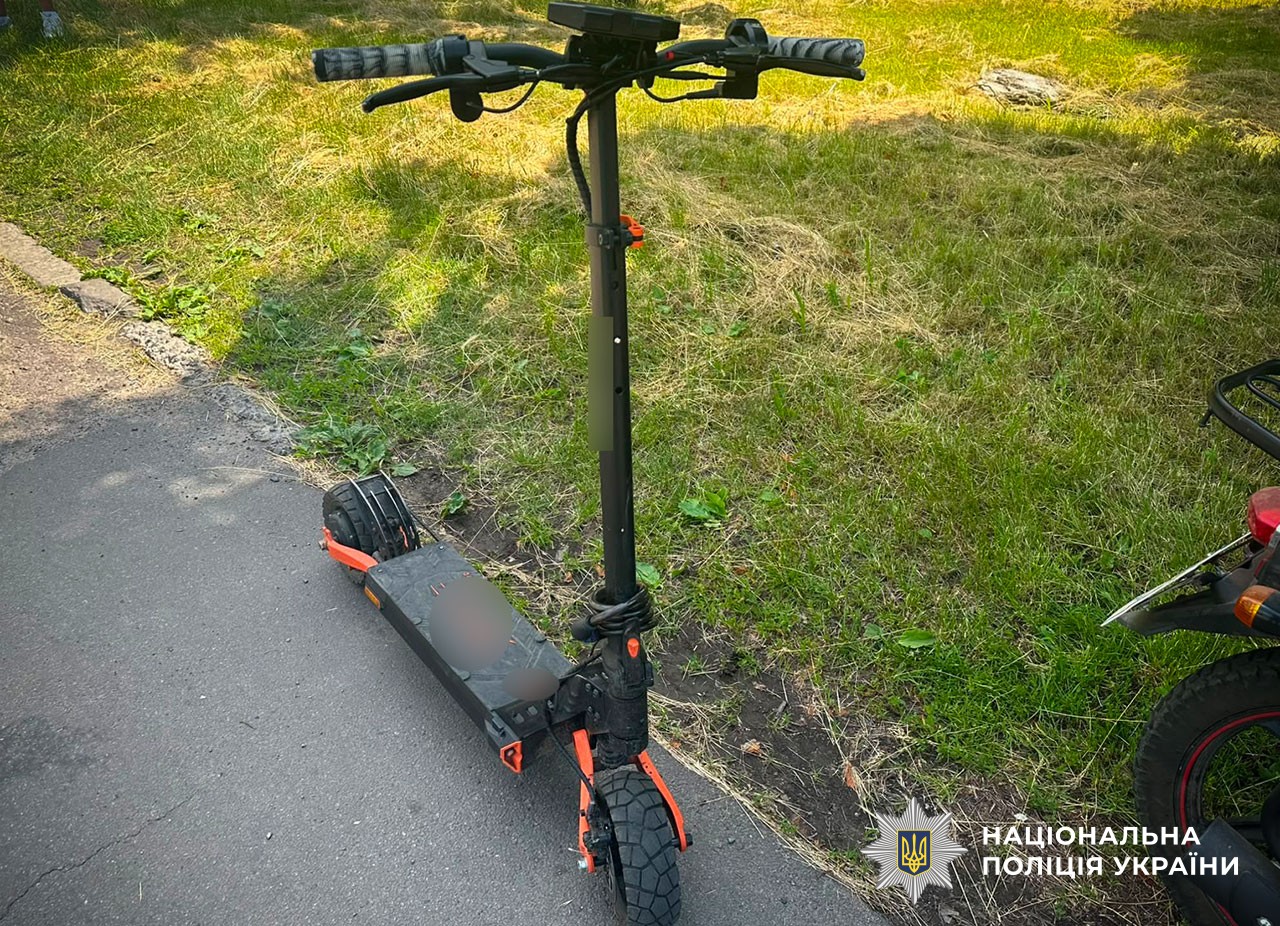 На Полтавщині зіткнулися мотоцикл та електросамокат: поліція встановлює обставини