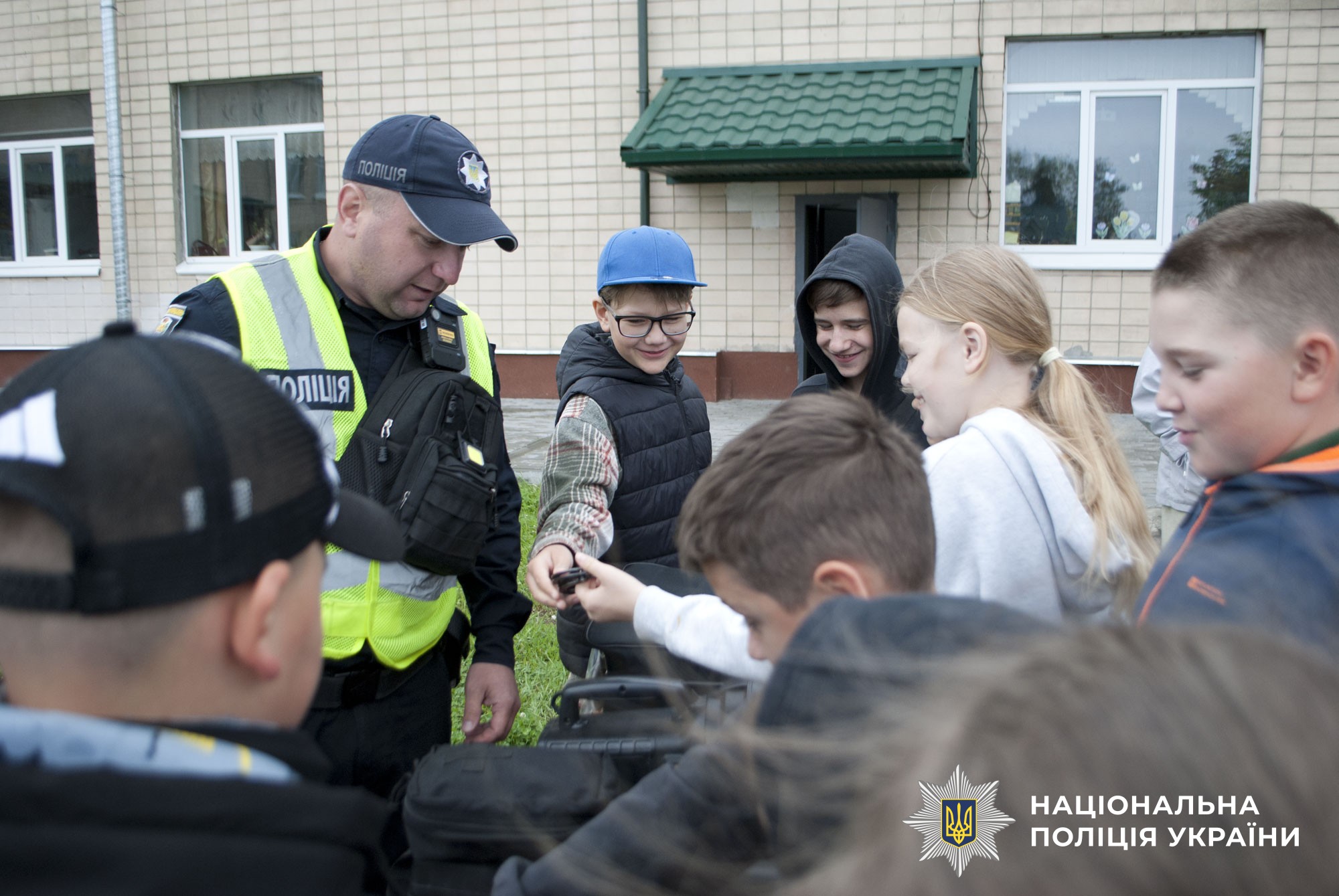 Школярам Щербанівської громади поліцейські розповіли про службу та безпечний літній відпочинок