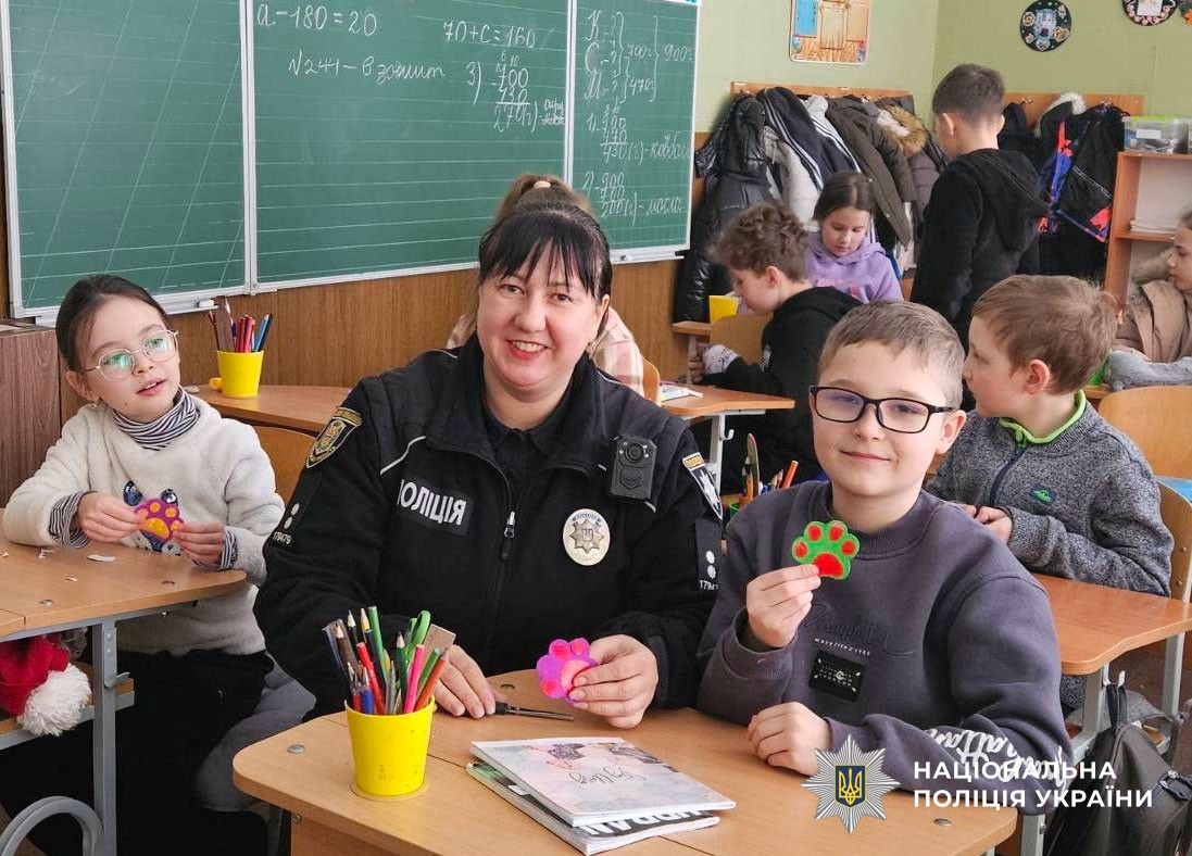 Поліцейські провели мйастер-клас для дітей
