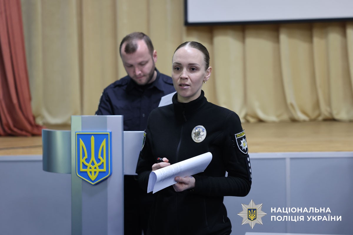 Поліцейські під час тренінгу 