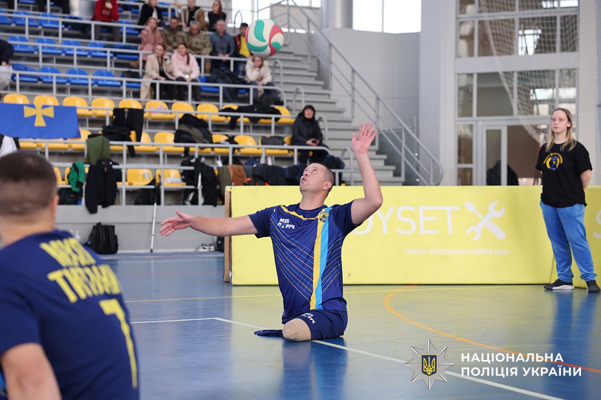 На Полтавщині відбувся відкритий чемпіонат з волейболу сидячи серед ветеранів та ветеранок
