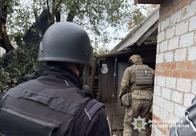 Вибухотехніки та слідчо-оперативна група поліції працює на місці події