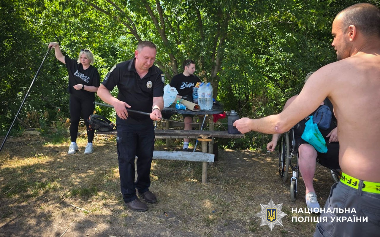 Тиша водойми замість звуків війни: на Полтавщині ветерани відновлювалися під час риболовлі