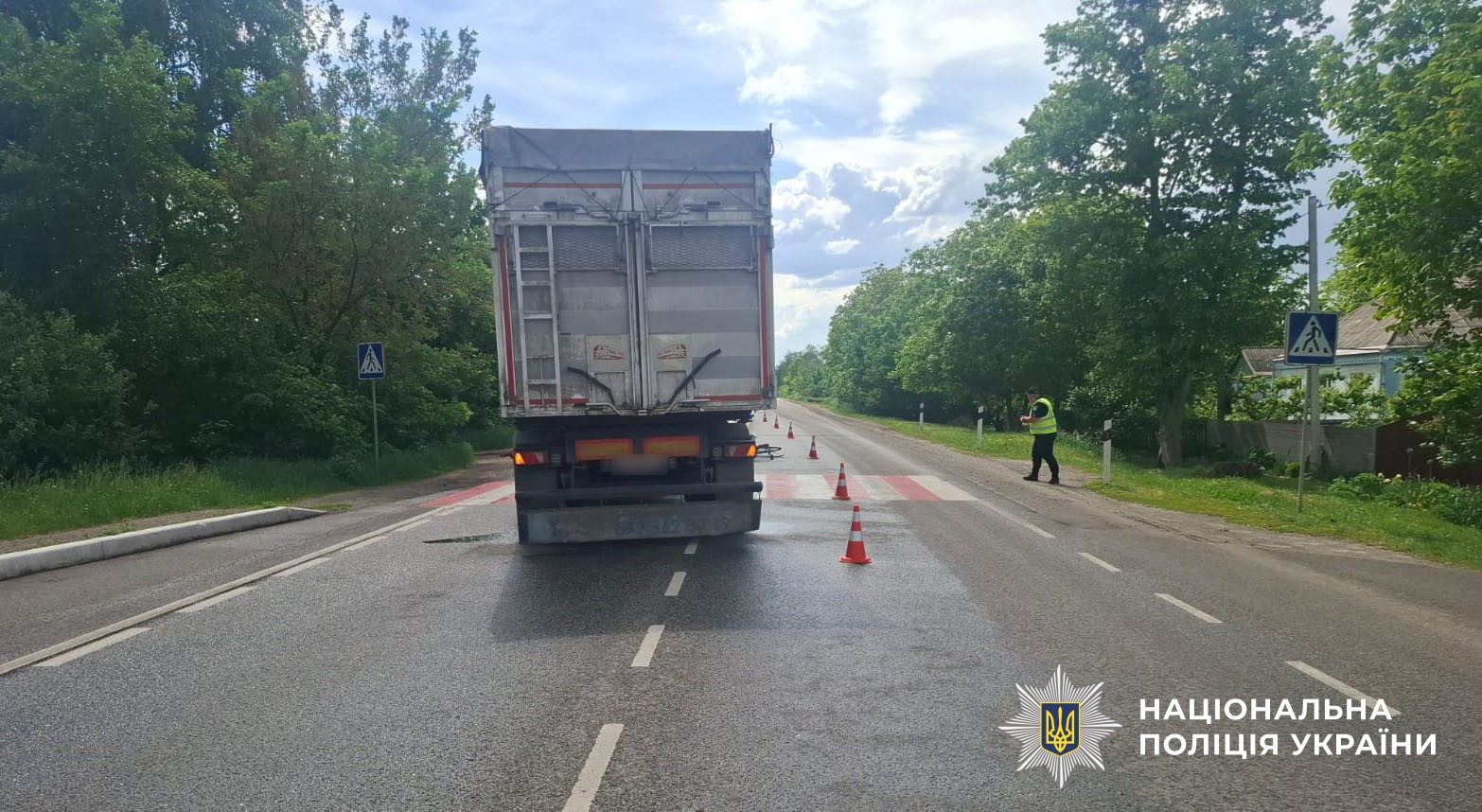 На Полтавщині поліція встановлює обставини ДТП, у якій травмовано велосипедистку