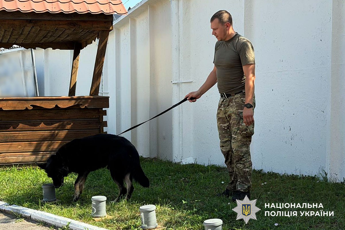 У Лубнах поліцейські знайомили дітей зі своєю професією