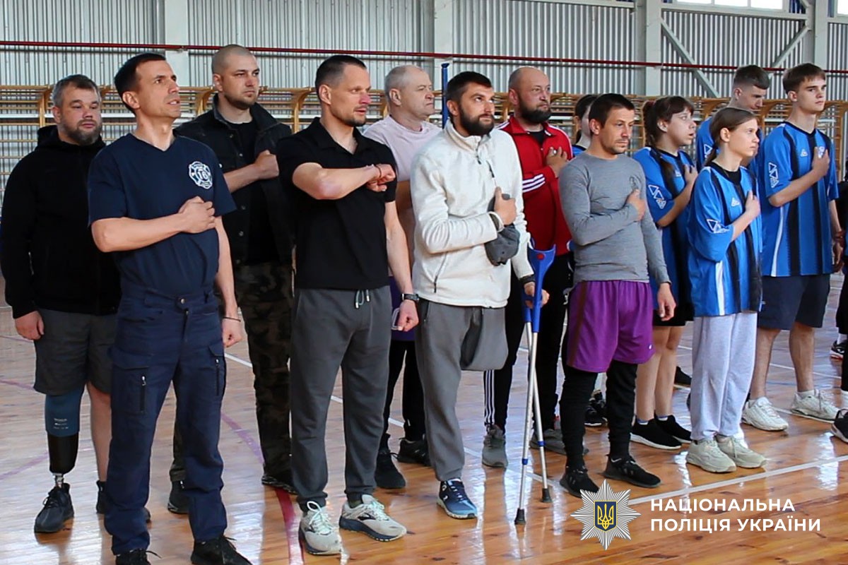  Незламні у грі та житті: турнір з волейболу сидячи згуртував ветеранів і молодь Полтавщини 