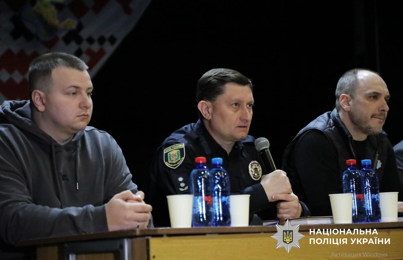 Слідчі взяли участь у зістрічі з родинами захисників 