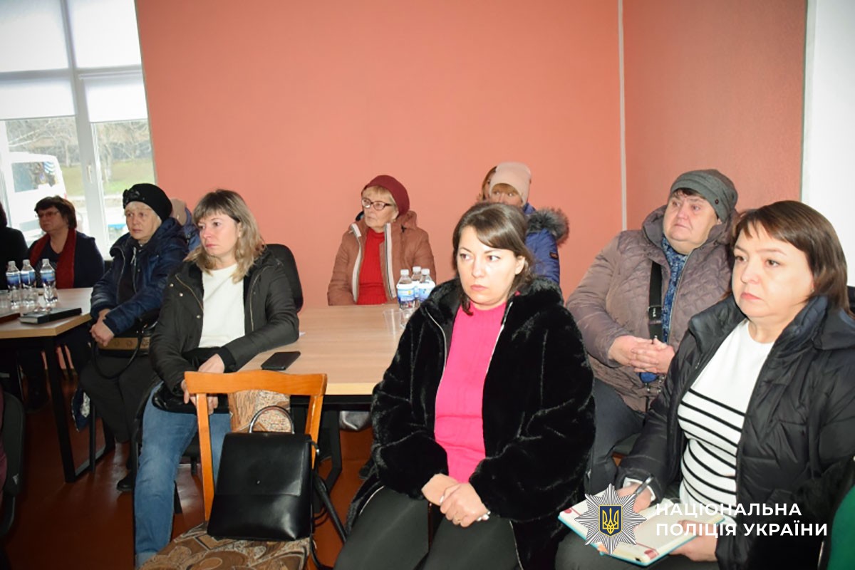 На Полтавщині слідчі поліції та представники Координаційного штабу провели зустріч із родинами полонених та зниклих безвісти захисників