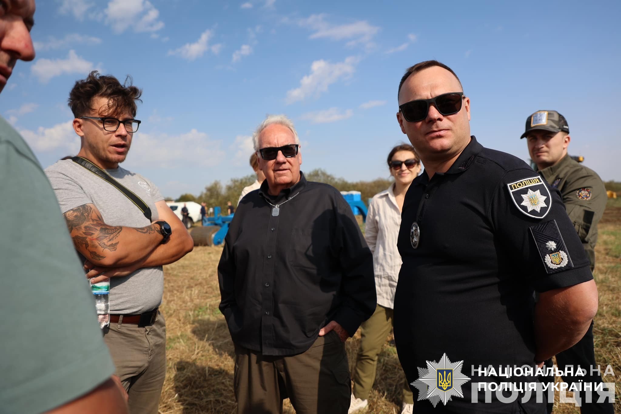 голова нацполіції іван вигівський взяв участь у демонстрації техніки з розмінування, організованій фондом філантропа говарда баффета
