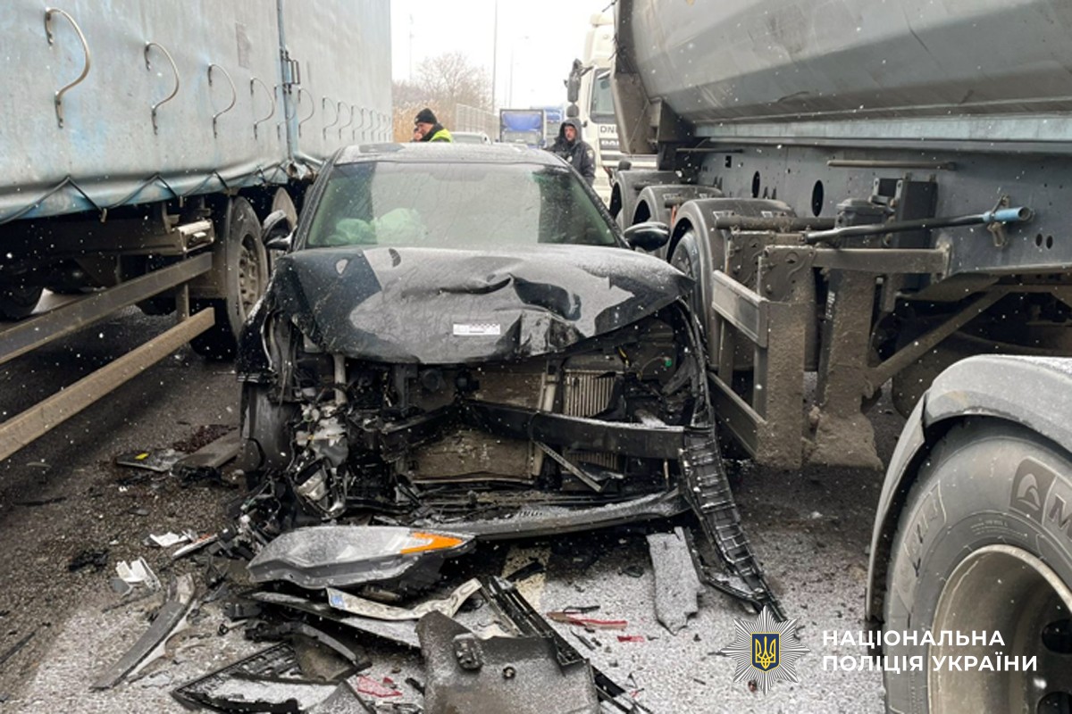 пошкоджене авто в ДТП