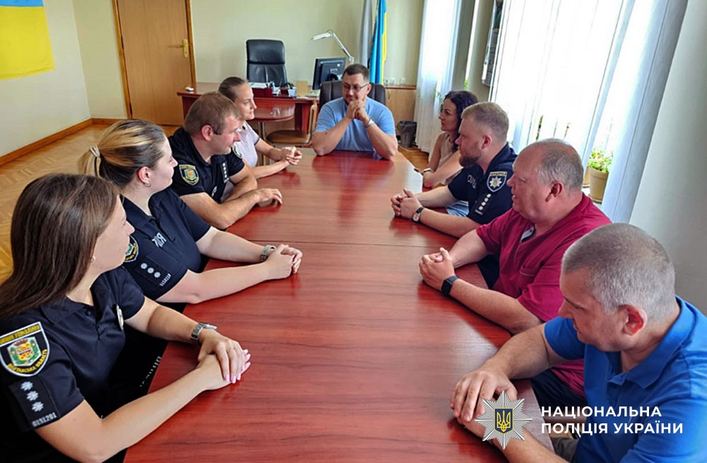 Дільничні офіцери поліції Полтавщини звітують перед громадами про результати роботи за І півріччя