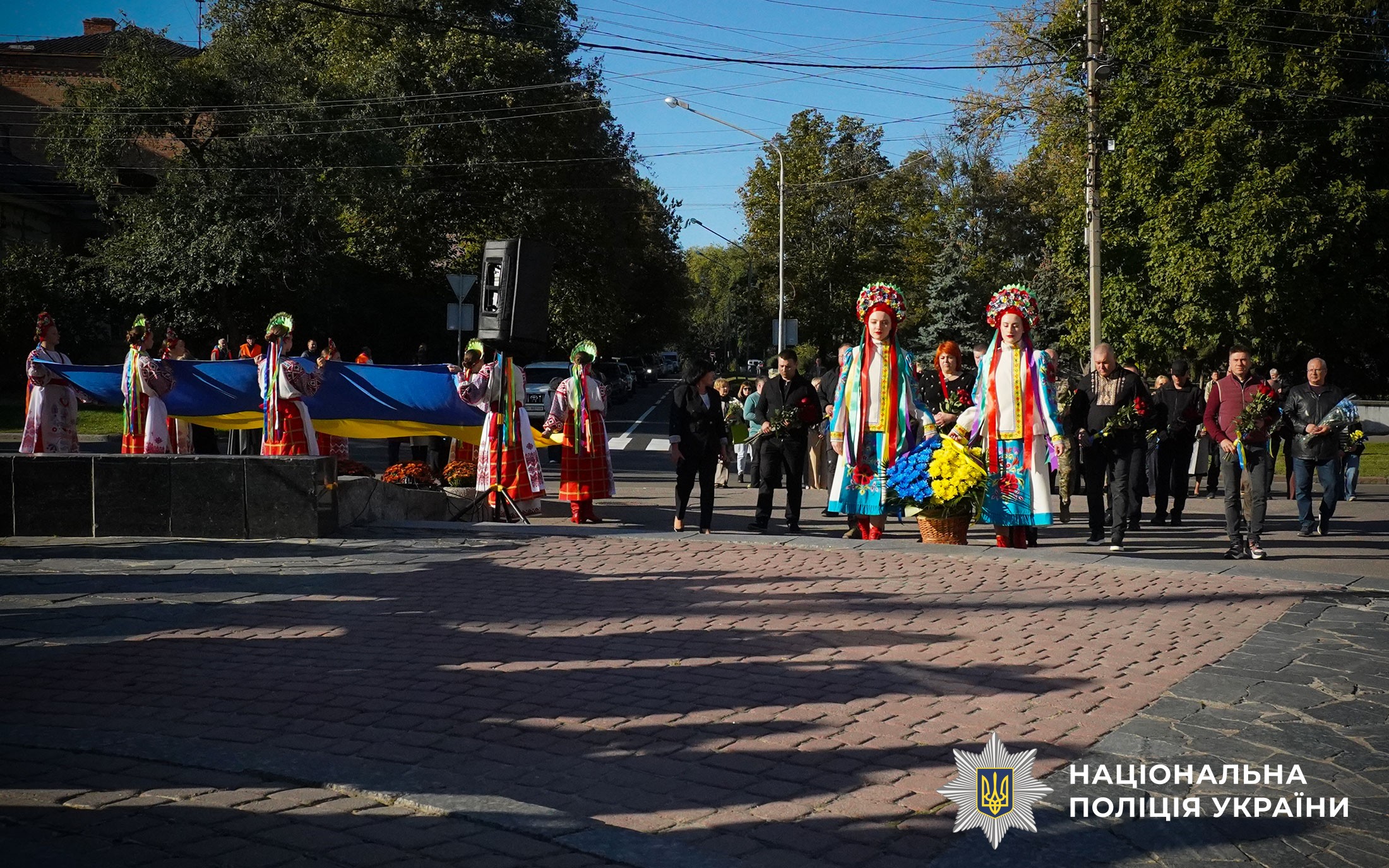Вшанували пам'ять полеглих захисників та захисниць України: Полтавщина схилила голови в загальнонаціональній хвилині мовчання