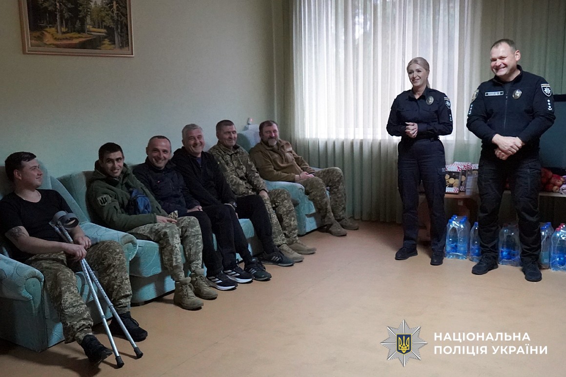 Спілкування Романа Ніколаєнка із пораненими бійцями