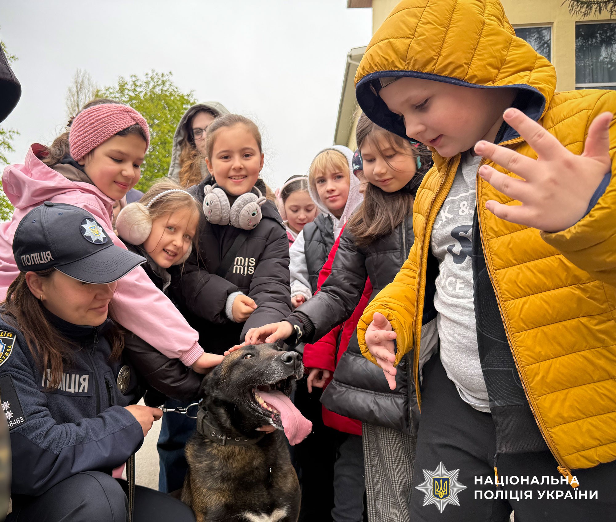 У Кременчуці поліцейські знайомили школярів з професією та навчали правил безпечної поведінки в умовах воєнного стану
