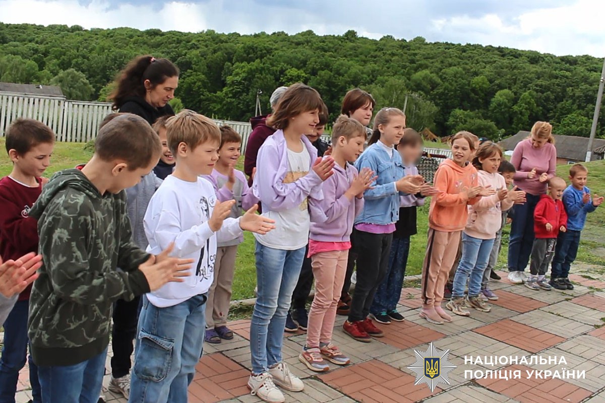 Поліцейські Миргородщини влаштували для дітей день безпеки та яскравих емоцій