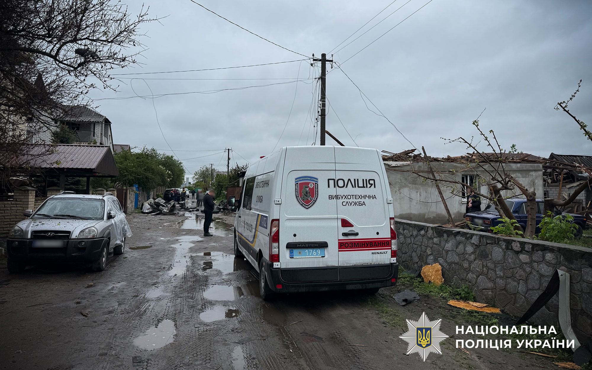 Поліцейські працюють на місці події