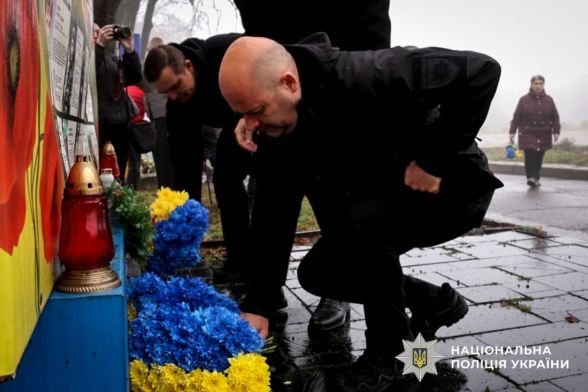 Євген Рогачов поклав квіти джо меморіалу