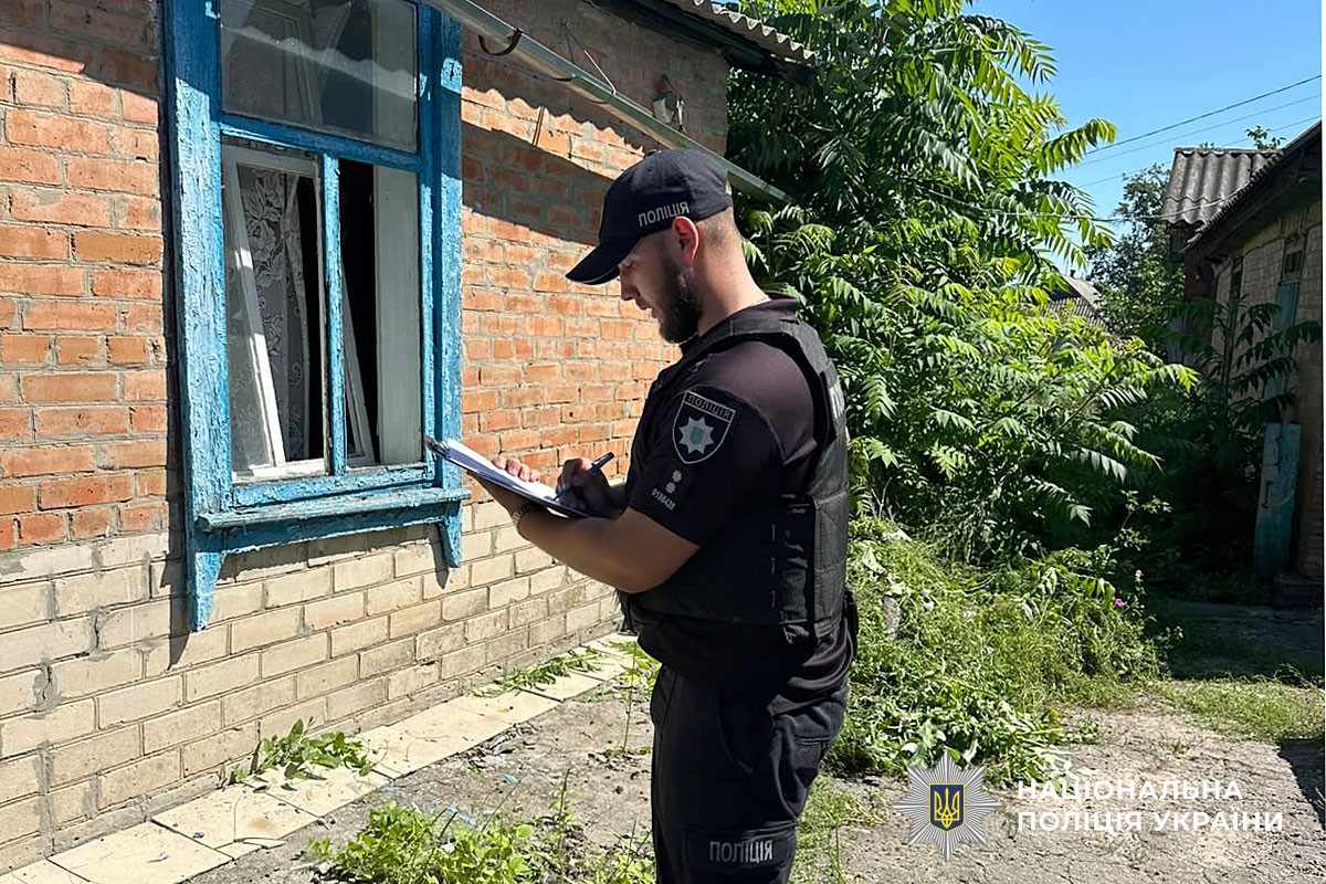 На Полтавщині поліція та СБУ документують наслідки ворожої атаки: пошкоджено приватні будинки