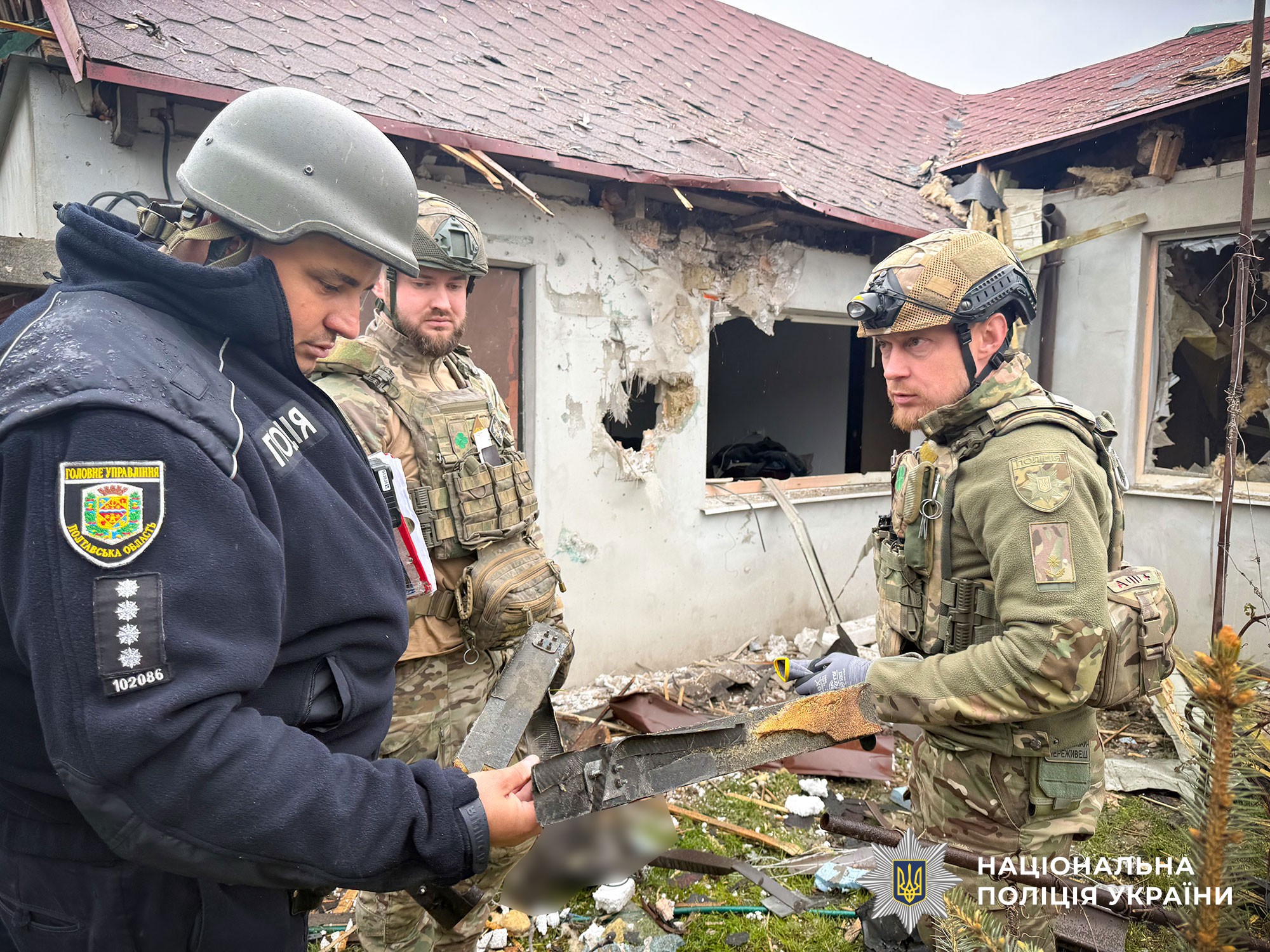 Поліцейські працюють на місці події
