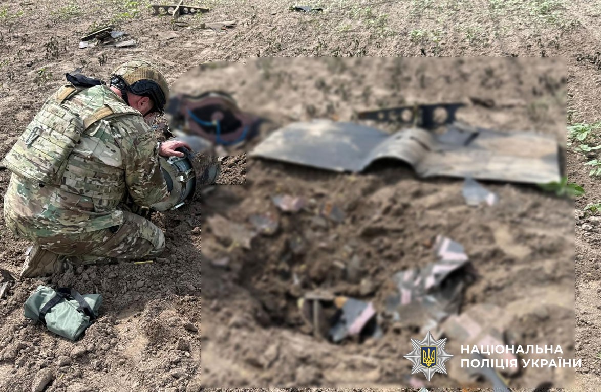 вибухотехнік поліції працює на місці події