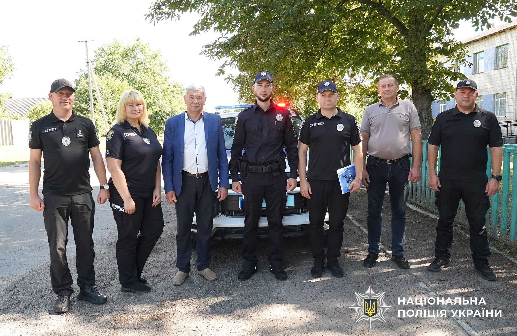 поліцейський офіцер громади працює в громаді