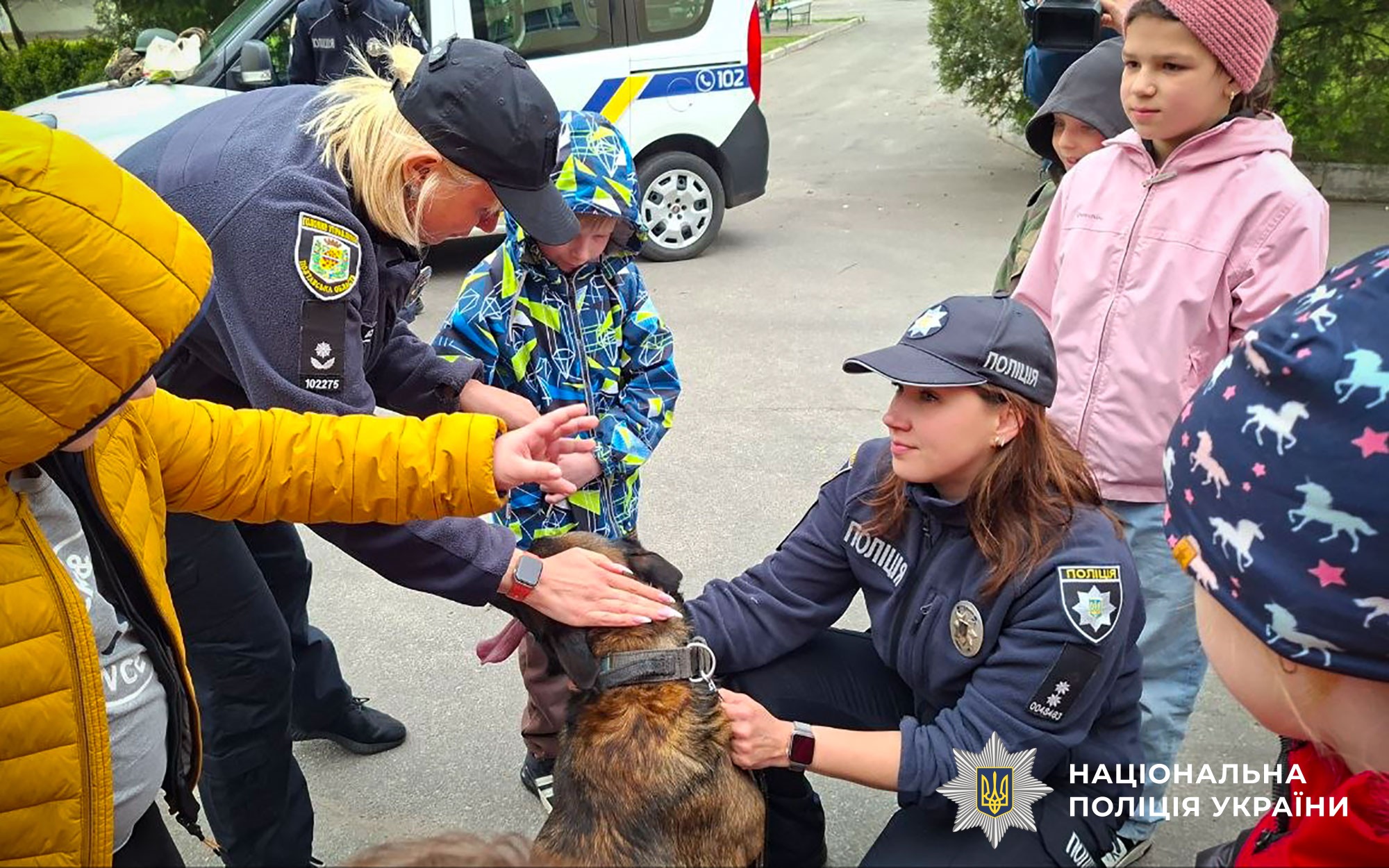 У Кременчуці поліцейські знайомили школярів з професією та навчали правил безпечної поведінки в умовах воєнного стану