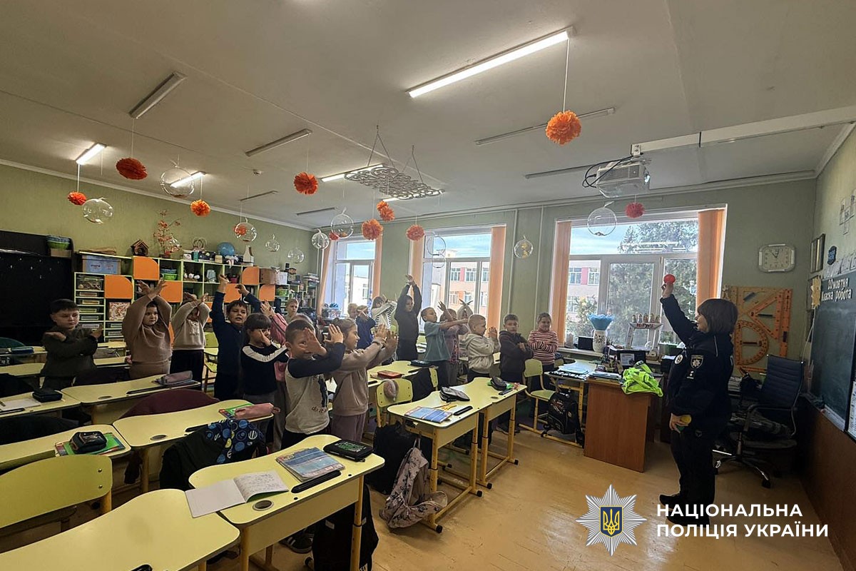 Безпеці на дорозі навчають змалечку: поліцейська Миргородщини провела інтерактивні заняття для школярів