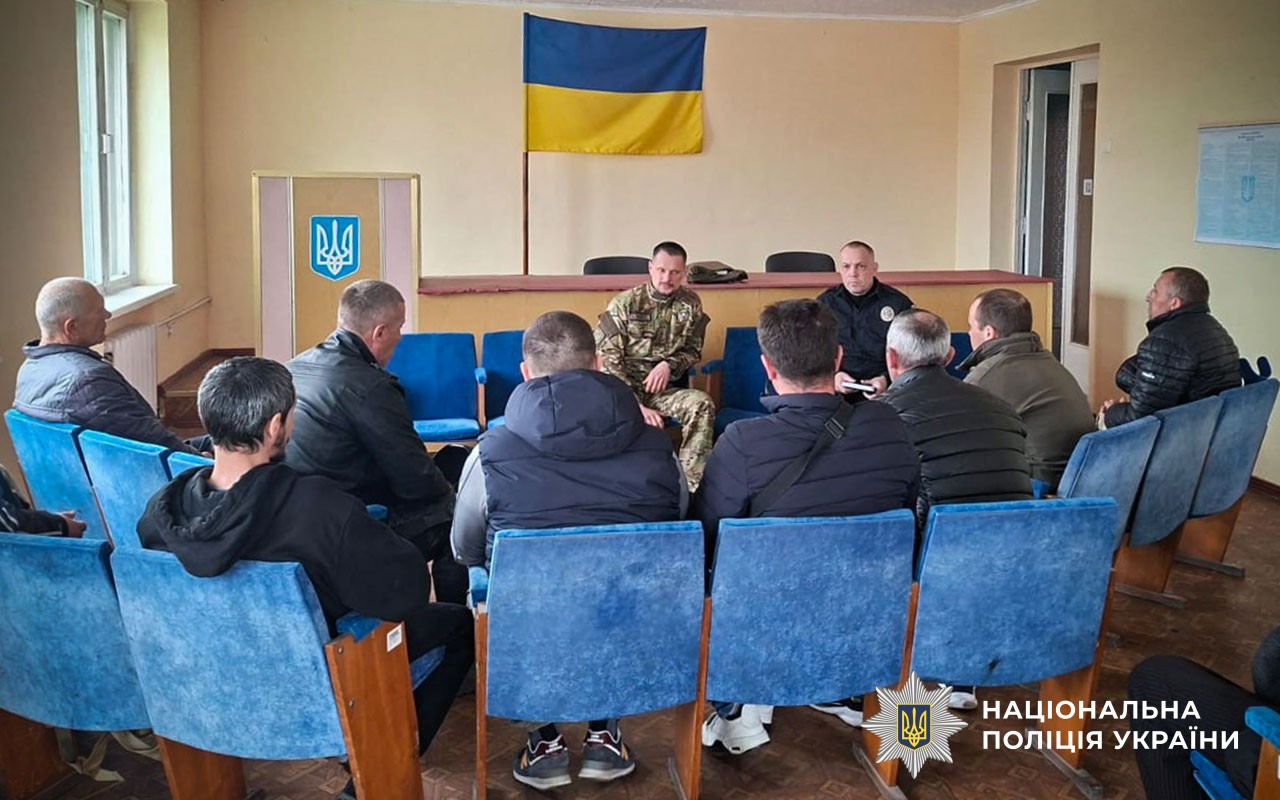 Ветеранська політика в громадах: помічник начальника поліції Полтавщини Вячеслав Ясько провів зустріч із ветеранами у Семенівці