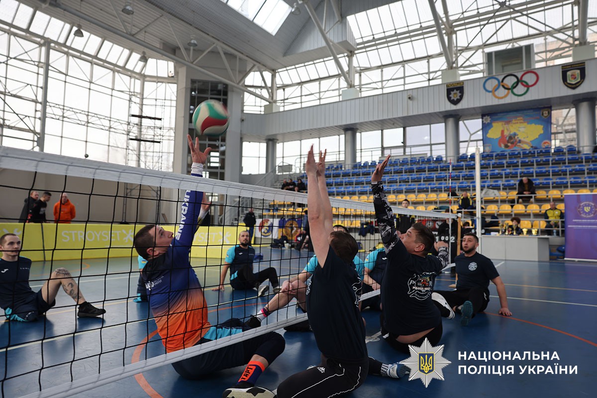 На Полтавщині відбувся відкритий чемпіонат з волейболу сидячи серед ветеранів та ветеранок