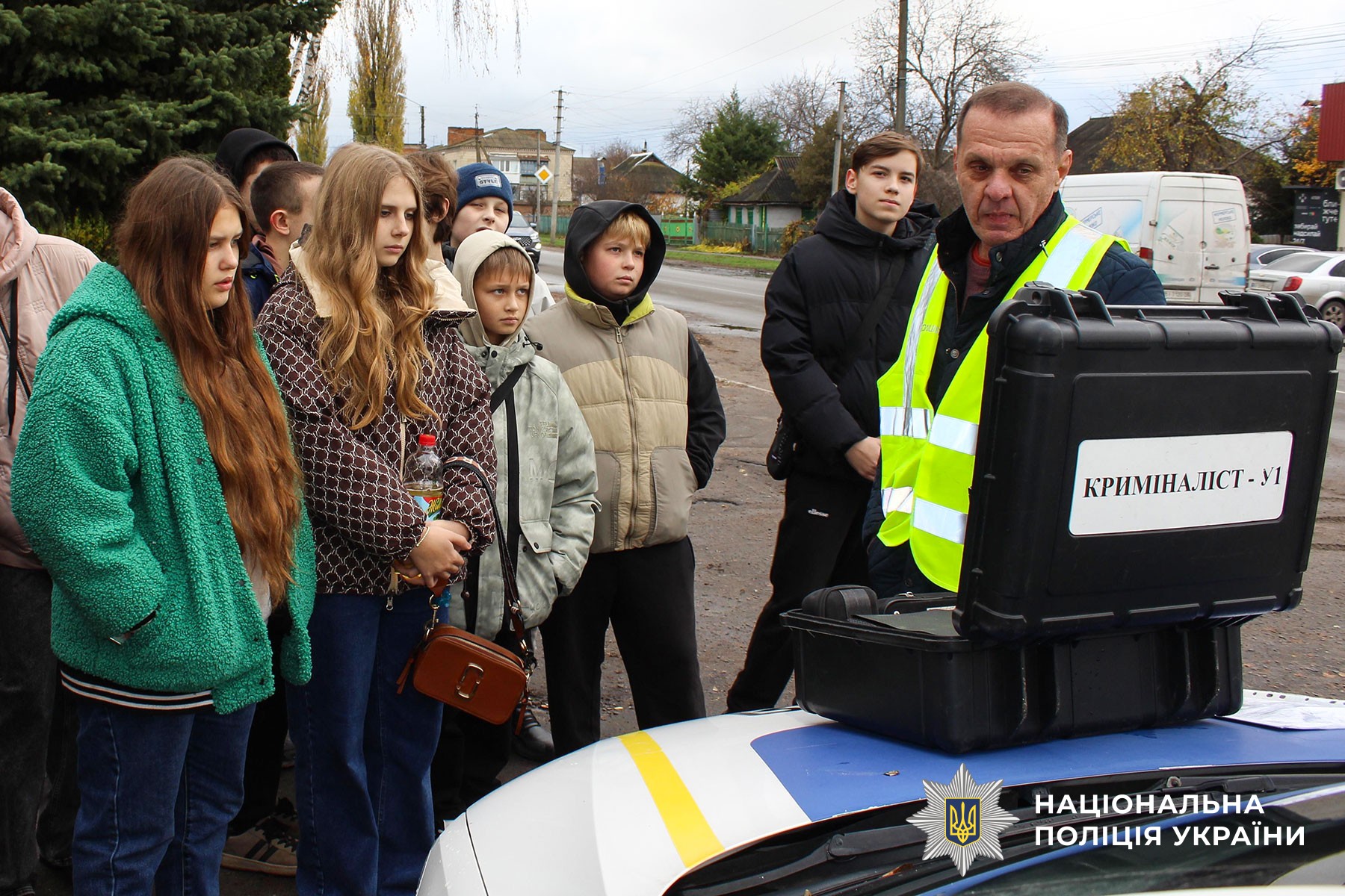 На Полтавщині поліцейські навчали школярів розпізнавати небезпеки