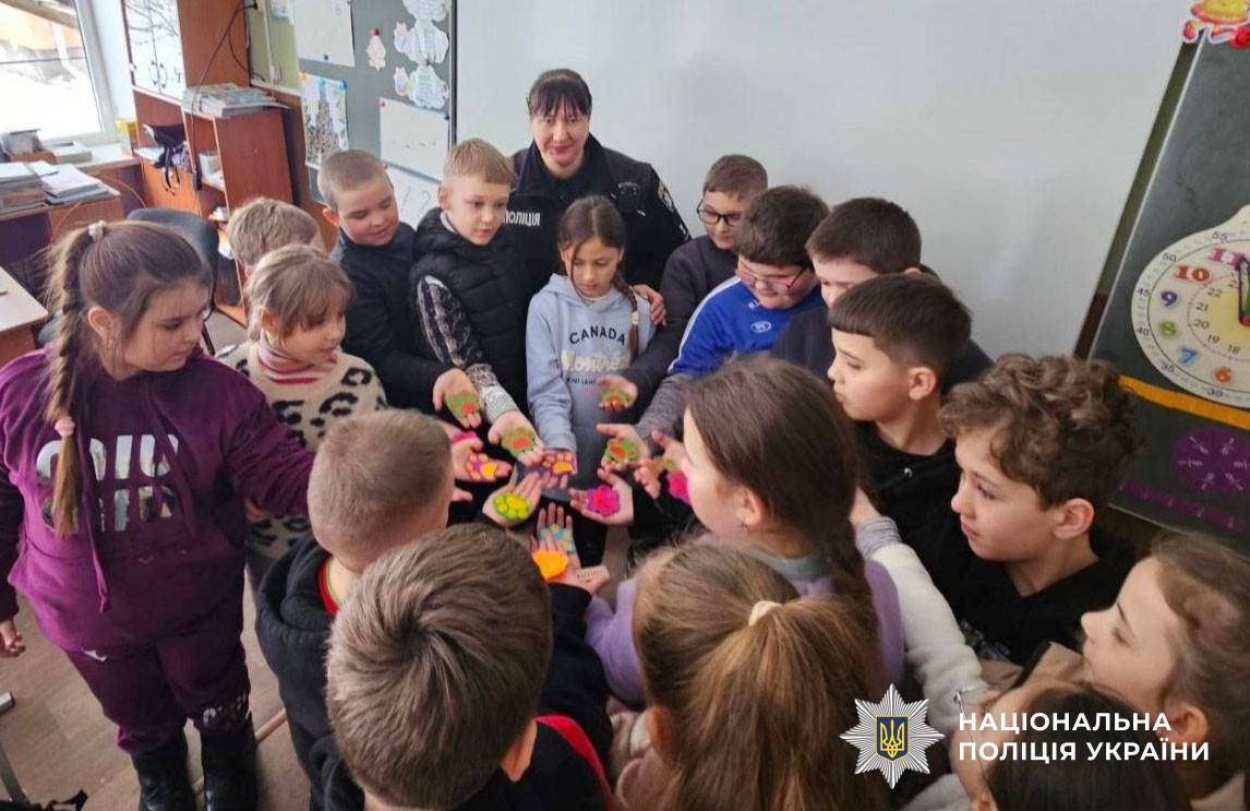 Поліцейські провели мйастер-клас для дітей