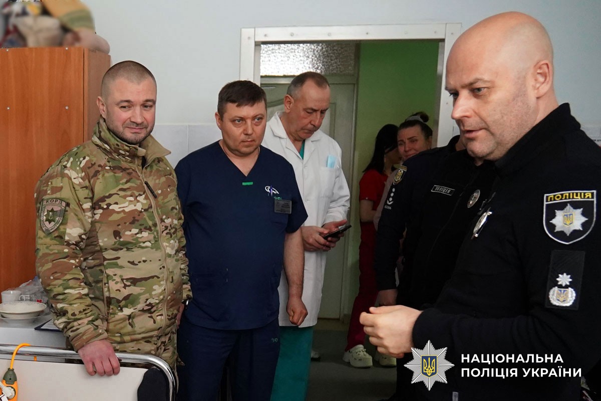 Спілкування з пораненим бійцем