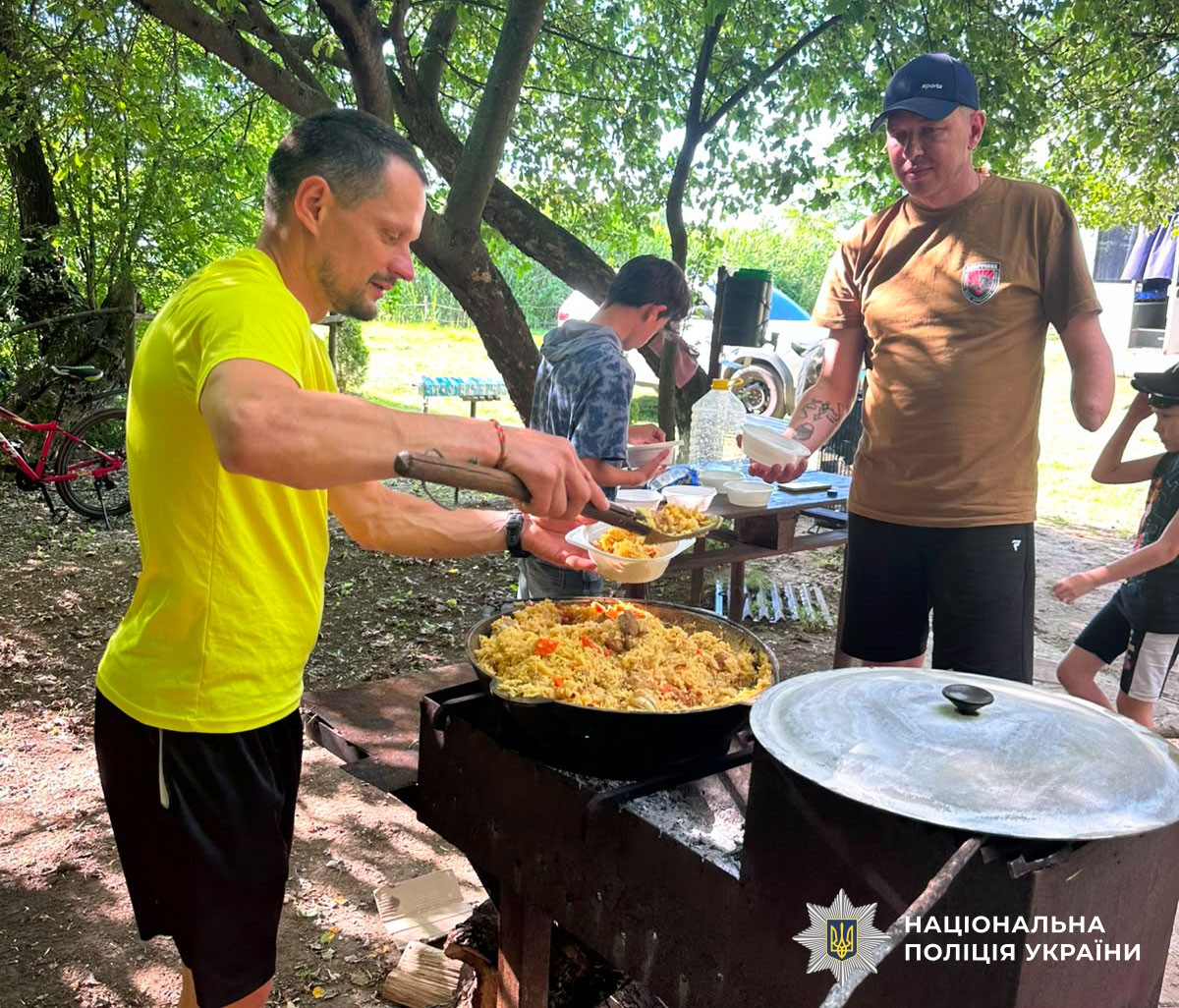 Тиша водойми замість звуків війни: на Полтавщині ветерани відновлювалися під час риболовлі