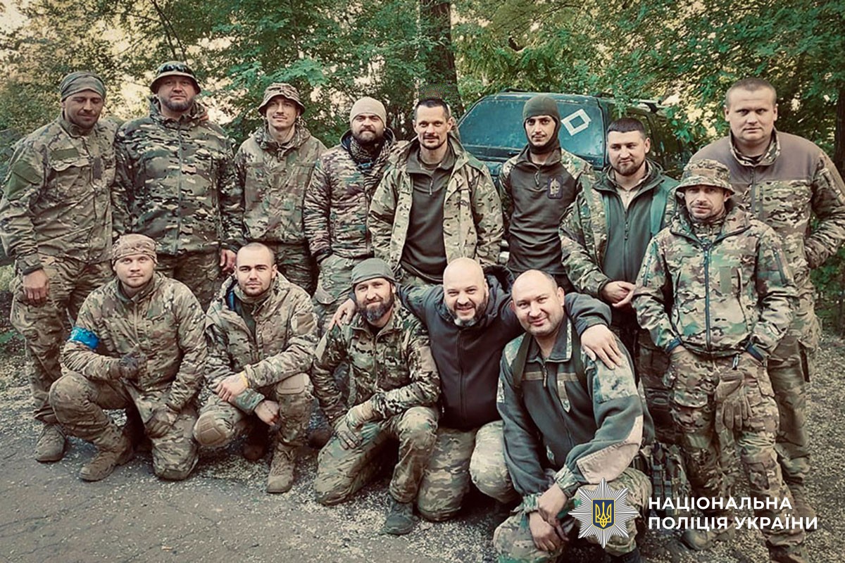 Михайло Главатських з побратимами на передовій