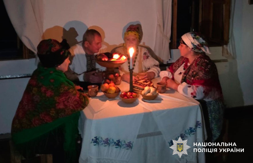 Ветерани та родини полеглих захисників відкрили для себе музей Гоголя після заходу сонця