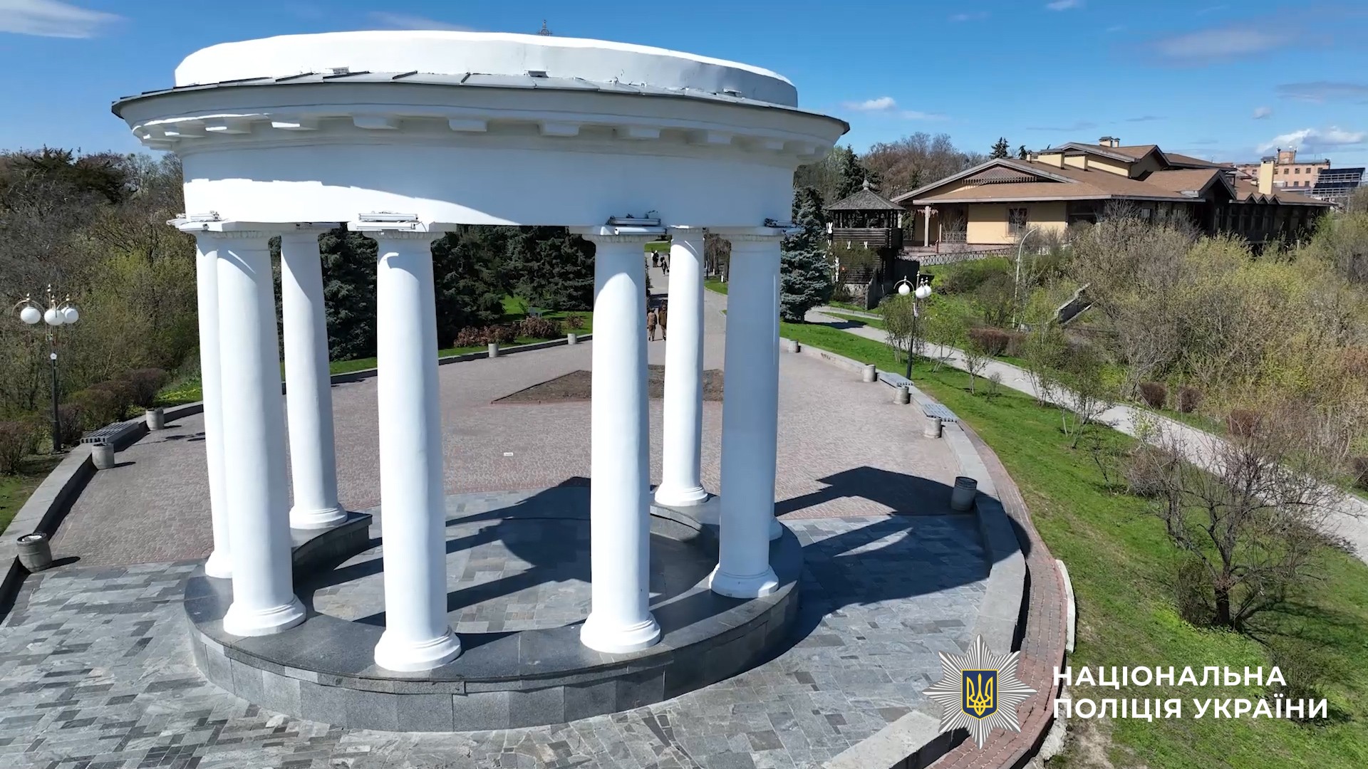 Біла альтанка