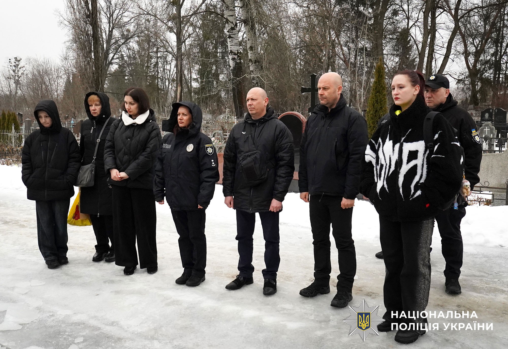 присутні вшанували героїв хвилиною мовчання