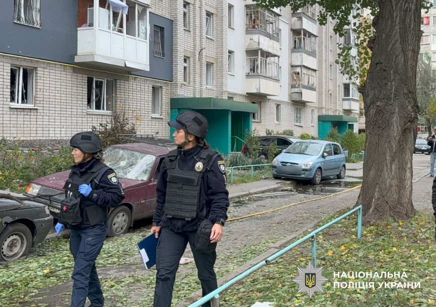 Поліцейські працюють на місці події